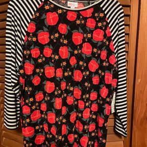 BNWT lularoe baseball tee